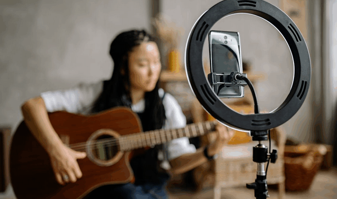 musician livestreaming